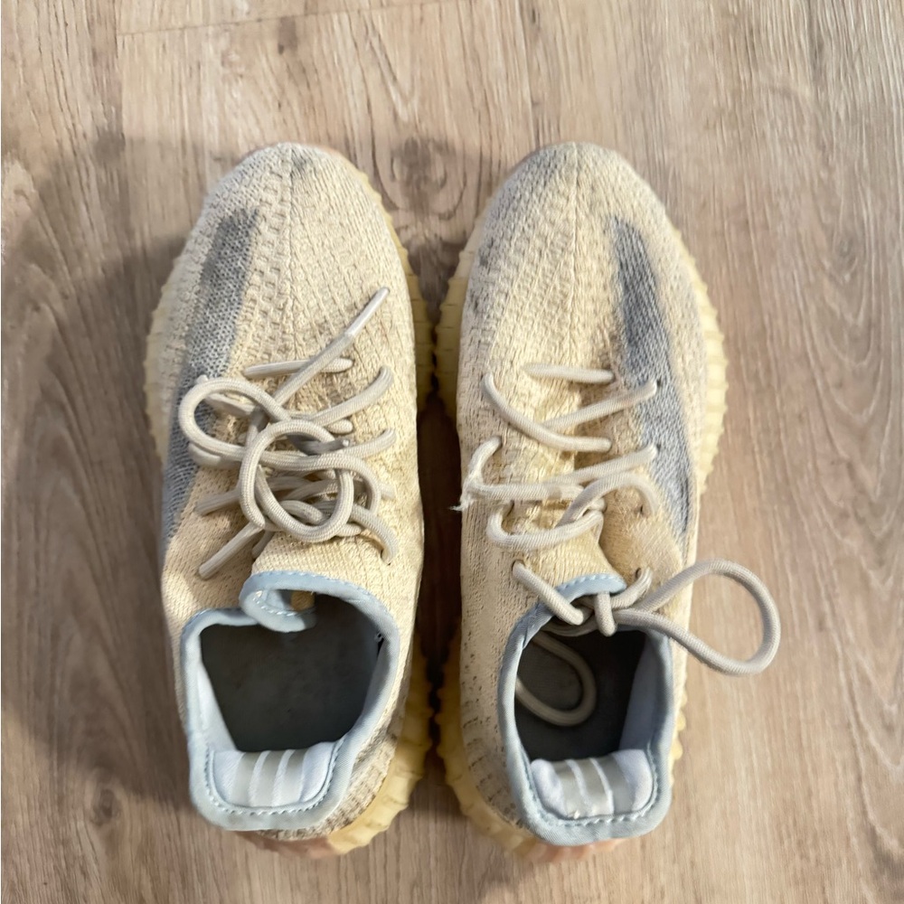 Yeezy Sneakers